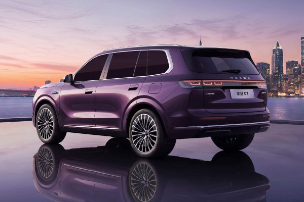 Большой гибрид Roewe Jiayue 07: в ожидании привлекательной цены Большой гибрид Roewe Jiayue 07: в ожидании привлекательной цены