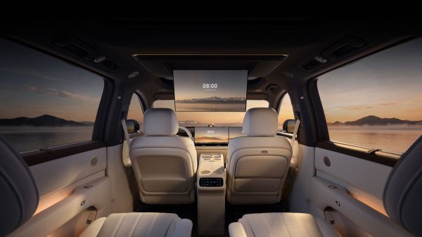 Huawei и Dongfeng представили большой кроссовер Epicland X9 Huawei и Dongfeng представили большой кроссовер Epicland X9