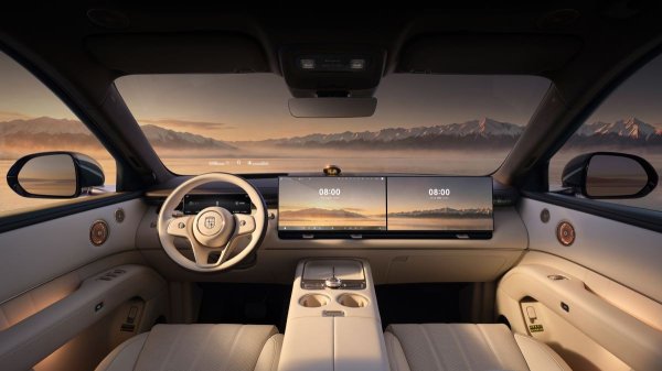 Huawei и Dongfeng представили большой кроссовер Epicland X9 Huawei и Dongfeng представили большой кроссовер Epicland X9