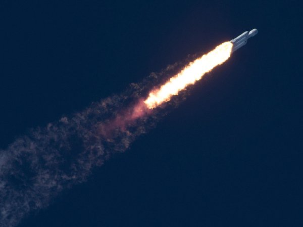 Дрейфующая ракета миллиардера двинулась курсом на столкновение с Луной