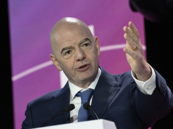 ФИФА отменила продажу чемпионата мира после протеста федераций
