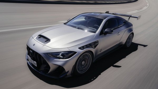 Mercedes-AMG CLE 646: эксклюзив с двигателем V8 Mercedes-AMG CLE 646: эксклюзив с двигателем V8