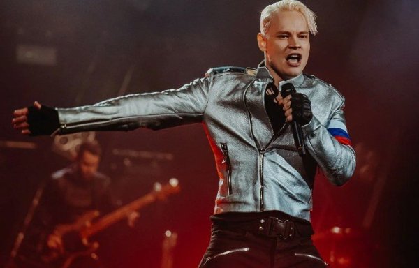 SHAMAN дал денег поклоннице на новый телефон